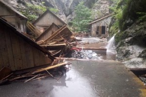 Tako je nevihta skoraj popolnoma uničila bolnico Franja (FOTO)