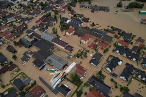 Poplave v domovih za starejše, ponekod ostali brez pitne vode!