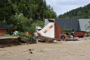 IZS ob obletnici vremenskih ujm: Smernice za obnovo in razvoj so pripravljene