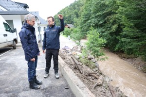 Golob se je soočil s posledicami poplav: od nekaterih hiš so ostale le stene