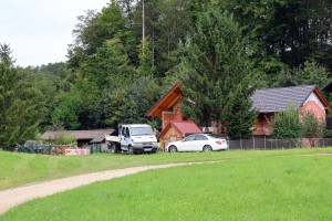 Župan Moravč Balažic porušil očetovo hišo: poglejte, kaj  si zdaj gradi (FOTO)