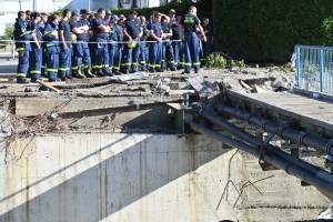 Poglejte, kako na Prevaljah Nemci gradijo montažni most čez reko Mežo (FOTO)