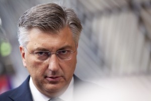 Po prometni nesreči Plenković razrešil obrambnega ministra