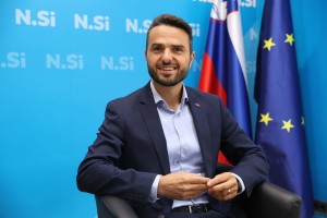 Tonin zapušča slovensko politiko in se seli v Bruselj?