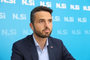 Analitik: Toninovo pismo članstvu NSi je "politična halucinacija"