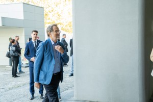 Kaj o Janševem pozivu k oborožitvi meni predsednik združenja VSO Lojze Peterle? Milan Zver je že oborožen