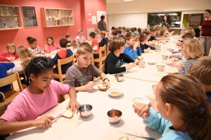 Tradicionalni slovenski zajtrk na Osnovni šoli Raka