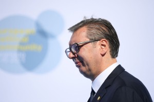 Srbija pred volitvami: Po Vučiću Vučić ali pa spremembe na obzorju?