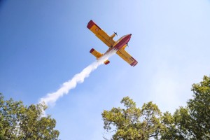 Slovenec, ki je z dronom oviral gašenje požara z letali, pristal za rešetkami