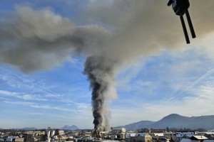 Oblak dima nad Škofjo Loko: zagorelo je v industrijski coni (FOTO)