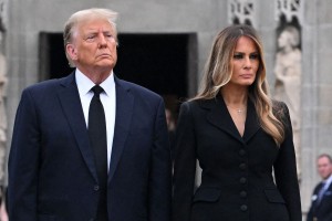 Se Donald in Melania vračata v Belo hišo?