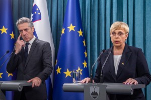 Pirc Musarjeva v vojni z Golobom in Jankovićem: predsednica ne zna brzdati jezika