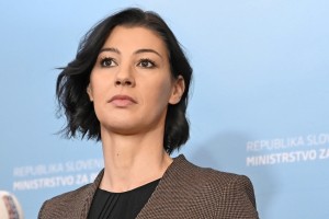 Ministrici grozijo? Švarc Pipanova dobila policijsko varovanje