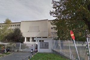 Srbi zgroženi: 74-letnika, ki je bil zaprt zaradi petarde, pretepali in spolno zlorabljali zaporniki