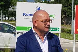 Afera trese Kranj: šef komunale se na vse kriplje oklepa dobro plačane službe