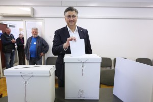 Uradno: Plenković ne bo evropski poslanec