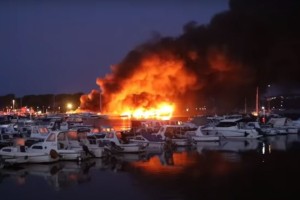 Požar zajel marino v Medulinu, zgorelo je 22 plovil (VIDEO)