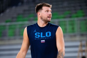 Dončič bo igral v olimpijskih kvalifikacijah - če ne bo težav s kolenom