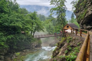 Občina Jesenice hoče del turističnega denarja iz Vintgarja
