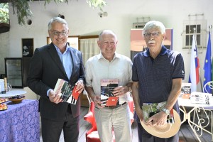 Poslanski veteran Samo Bevk je izdal knjigo o poslanskih vprašanjih in pobudah