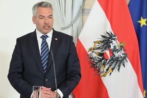 Odpoved koncertov Swiftove: na begu več ljudi, oglasil se je tudi kancler