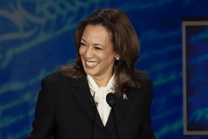 Prvi odzivi: Kamala Harris na soočenju boljša od Trumpa