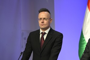 Madžarski zunanji minister je hrvaškega obrambnega ministra obtožil zmerjanja Madžarov