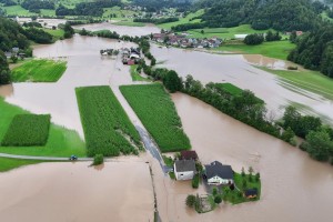 Nesmisli protipoplavne zaščite: Ljubljana bi bila varna in suha, sosednja občina pa pod vodo