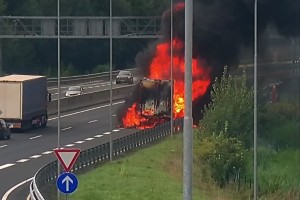 Na štajerski avtocesti zagorel tovornjak (FOTO)