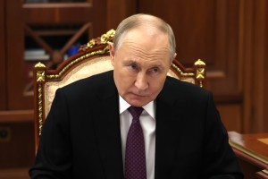 Putin: Evropa bo Trumpu "mahala z repom"