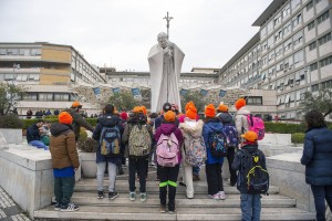 Verniki molijo za bolnega Frančiška