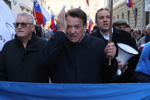 Rupar nad Janševega Dolanca: naokoli s čevlji, ki stanejo eno pokojnino