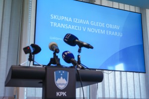 Poslanci na izredni seji o Erarju