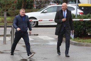 Za na stojnico z Janšo si je obul superge za 650 evrov! (FOTO)