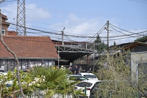 Požar v Kočanih: poškodovani se vračajo z zdravljenja v tujini, tudi iz Slovenije
