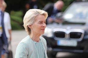 Von der Leyen: Nujna je vzpostavitev trga EU za obrambno opremo