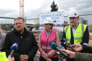 Zavožena Slovenija: kar se prometa tiče, je pri nas vse na meji katastrofe (KOMENTAR)