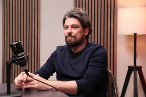 Država je po Brodnjaku le breme in ovira – zakaj nikoli ne pove, kako ugoden davčni položaj v tej državi ima NLB?