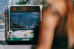 Priprt 67-letnik, ki je na avtobusu LPP nadlegoval 12-letnico
