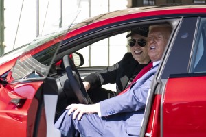 Ločevanje od predsednikove nevarne sence: Elon Musk proti Trumpu
