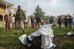 Indija in Pakistan se obstreljujeta, število žrtev raste