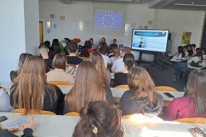 Srečanje in pogovor z evropsko poslanko Zalo Tomašič na Strokovno izobraževalnem centru Brežice