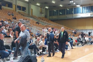 Šok v Tivoliju: legendarnega Iva Daneua vrgli iz dvorane (VIDEO)