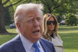Melania Trump se komajda še pretvarja, da želi biti prva dama