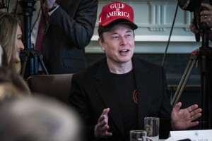 Ana Jud vas gleda: Elon Musk bi si moral zlomiti nogo