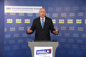 Četrta Janševa vlada že trka na vrata: celo z absolutno večino v DZ?