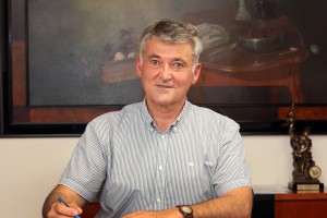 Pa hvala lepa za takšno kulturo. Ne vem, koga še lahko kličem kulturna ministrica.