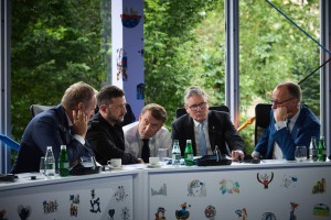 Zelenski in evropski voditelji govorili s Trumpom