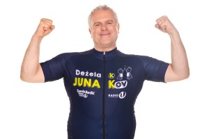Deželak junak gre na pot po Deželi junakov
