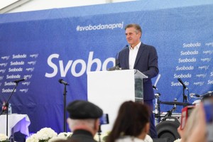 Golob in Svoboda na pikniku v Volčjem Potoku (FOTO)